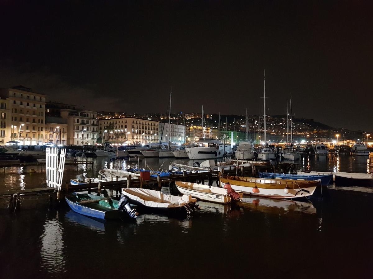Napoli Lungomare Caracciolo Mon Amour エクステリア 写真