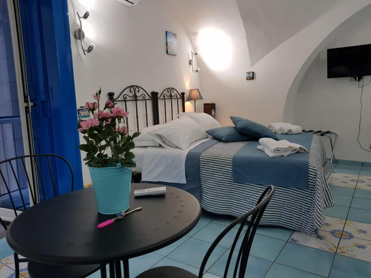 Napoli Lungomare Caracciolo Mon Amour エクステリア 写真